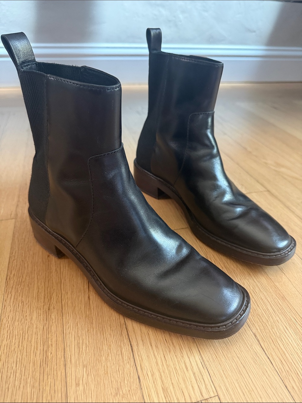 Tory Burch Black Leather Ankle Chelsea Boots